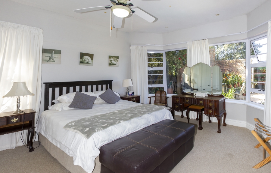 5 Bedroom Property for Sale in Kleinemonde Eastern Cape